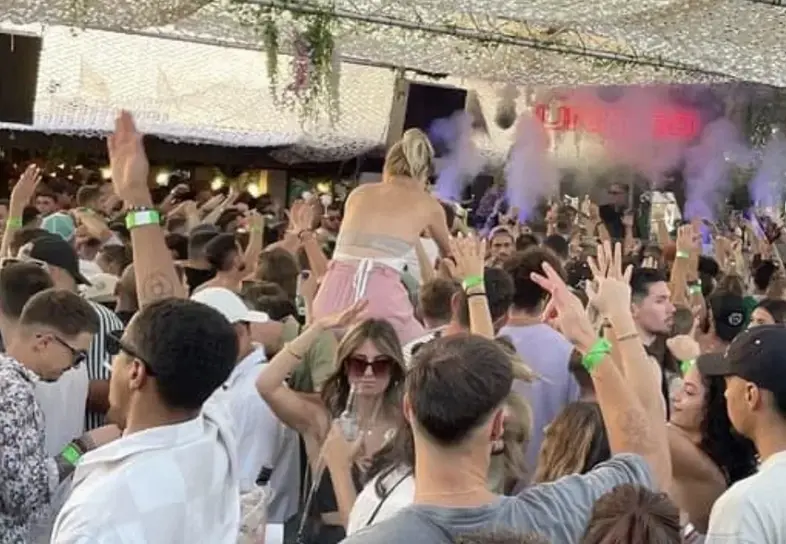 Référence réelle DJ Manelya · Soirée privée en domaine extérieur
