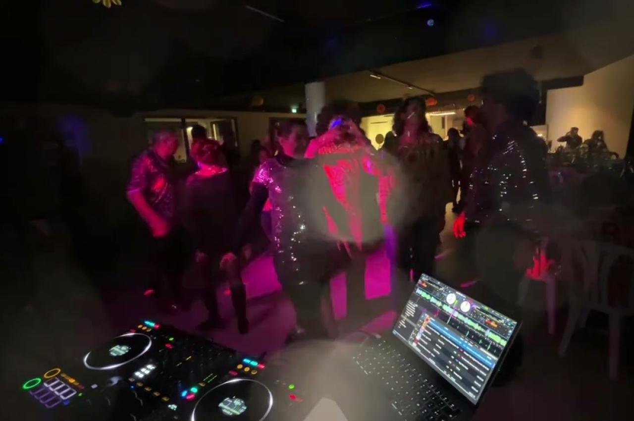 Référence réelle DJ Manelya · Anniversaire privé en salle — vue 4
