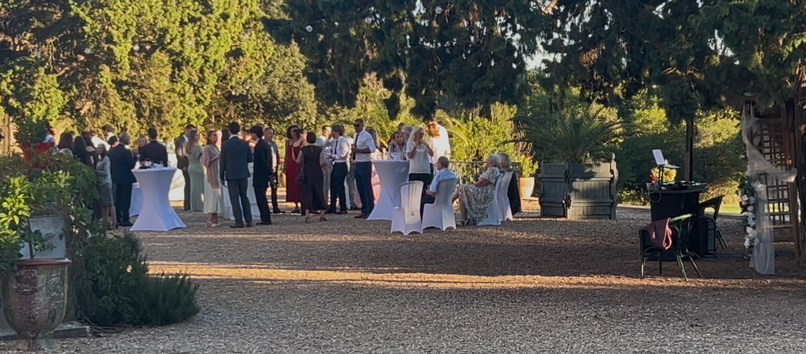 Ambiance mariage et piste de danse avec lumieres de soiree